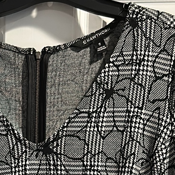 41 Hawthorn Black and White Patterned V-Neck Long Sleeve Dress (Stitch Fix)